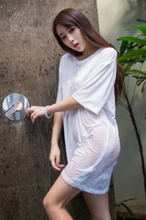 伞少女