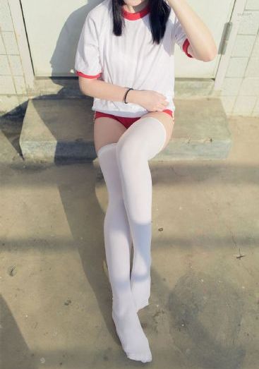 不扣扣的女孩