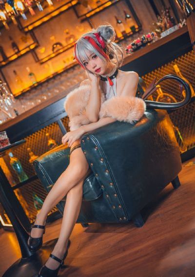 房间里的日本女人
